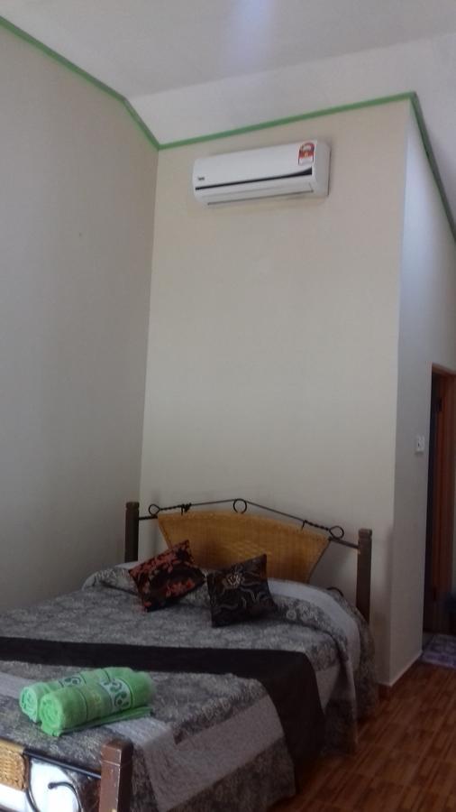 Mai Chenang Guesthouse Pantai Cenang  Εξωτερικό φωτογραφία